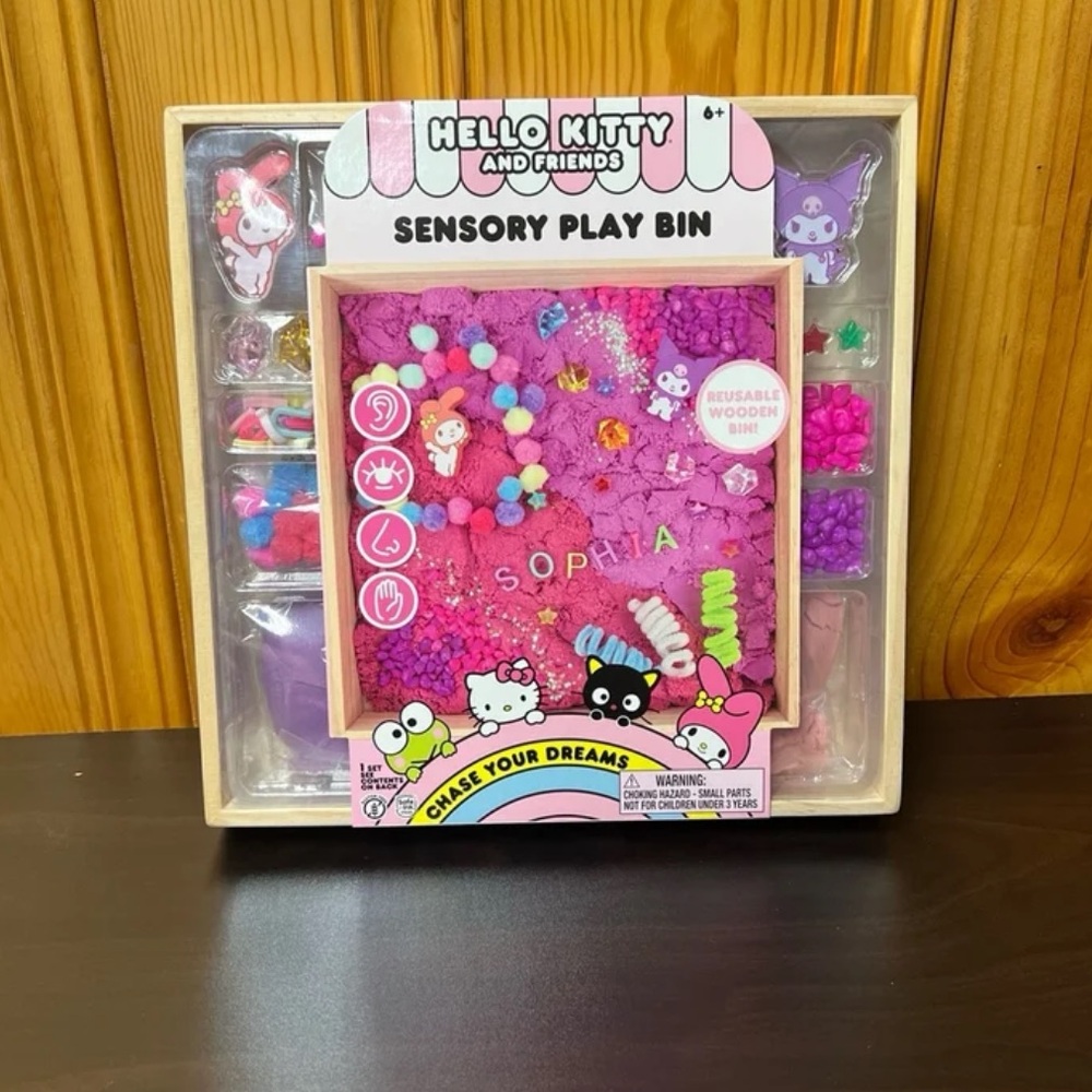 HELLO KITTY AND FRIENDS SENSORY PLAY BIN “Chase your dreams”